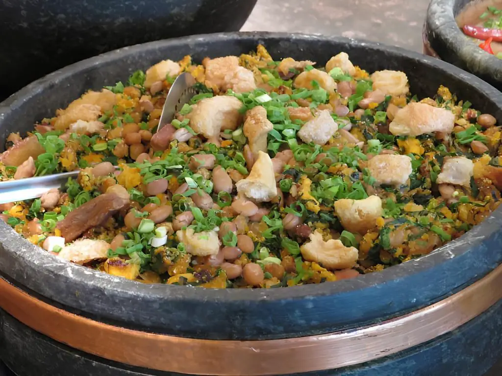 feijao-tropeiro-pedra-sabao