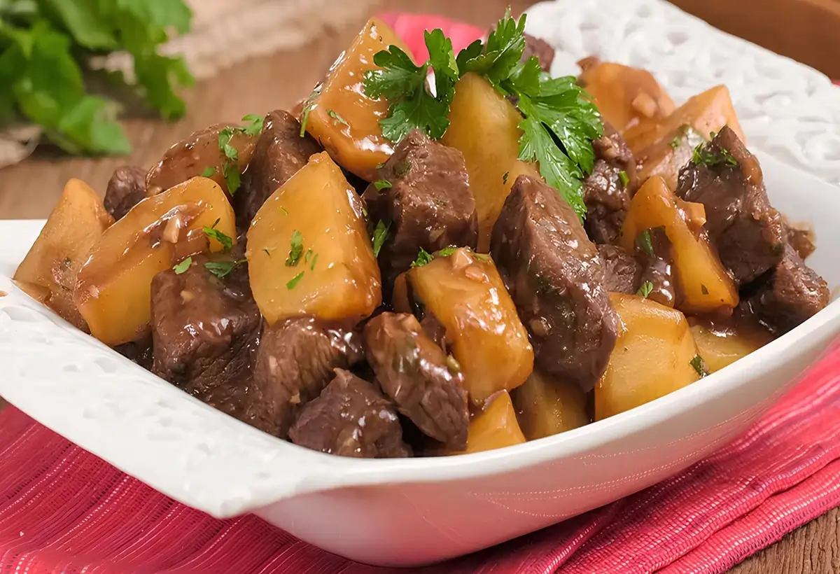 carne-de-panela-com-batatas