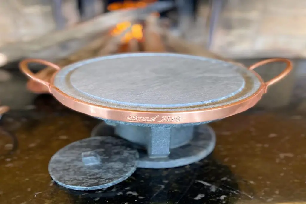 Grelha e Forma de Pizza de Pedra Sabão