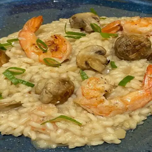 risoto de camarao na panela de pedra sabao