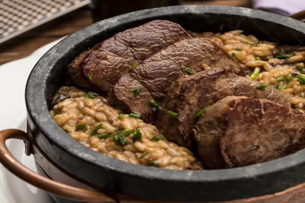 risoto-de-funghi-e-medalhoes-de-mignom