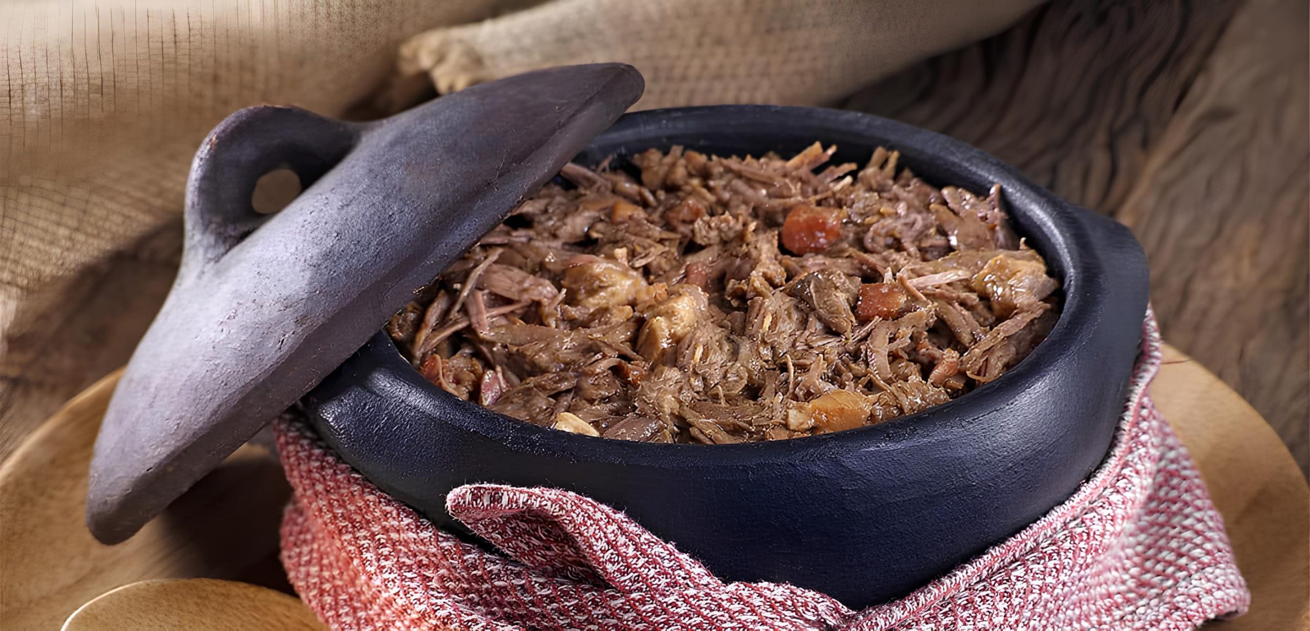 Barreado na Panela de Pedra: Uma Tradição Paranaense
