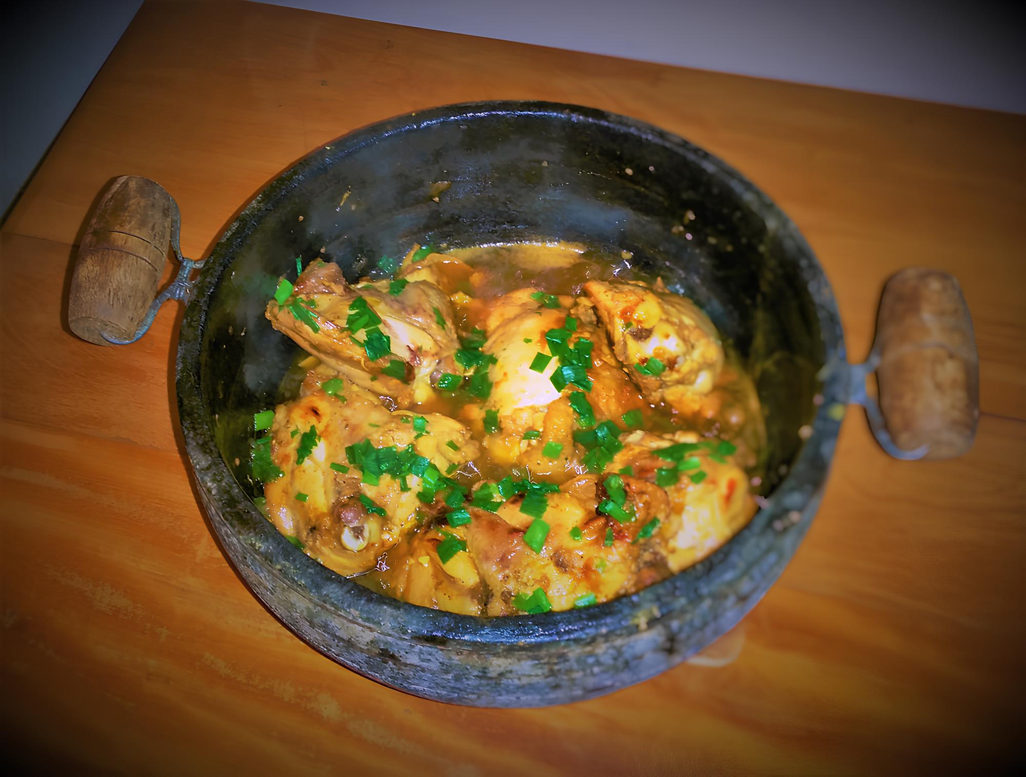 Curry de Frango na Panela de Pedra
