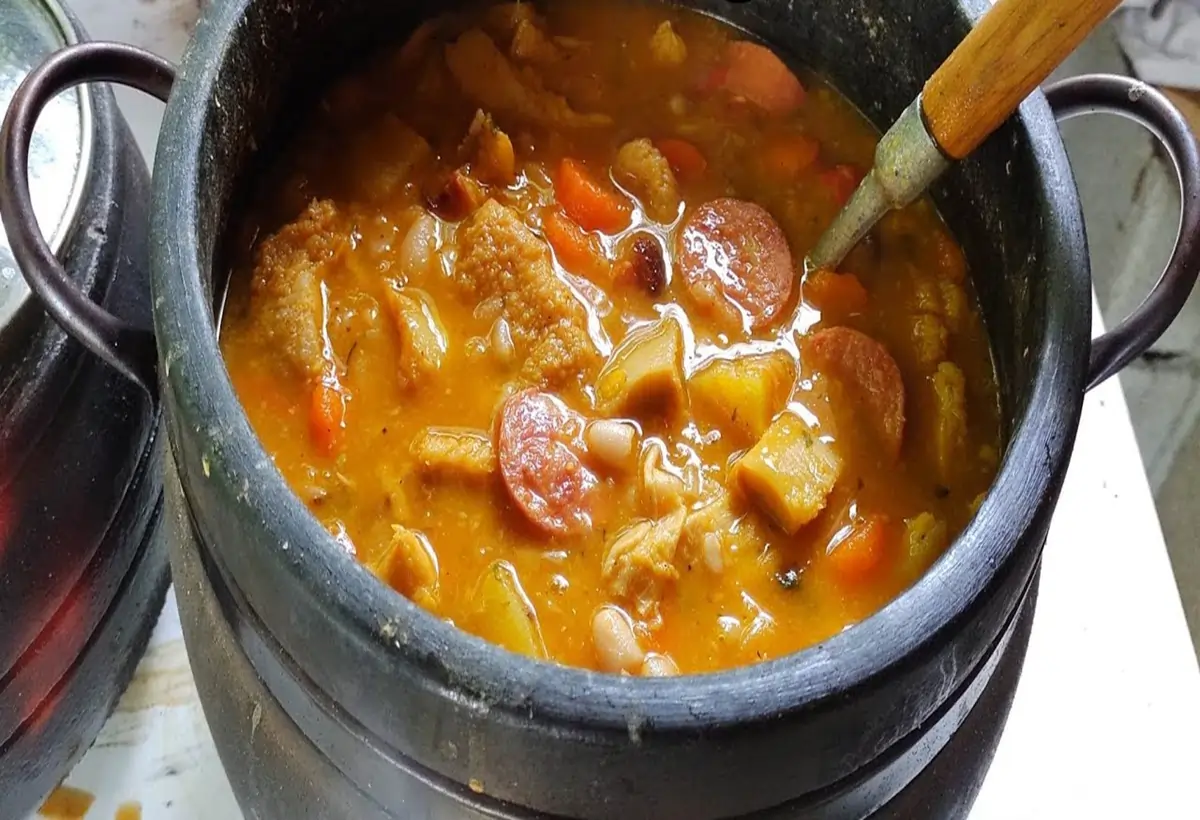 dobradina na panela de pedra