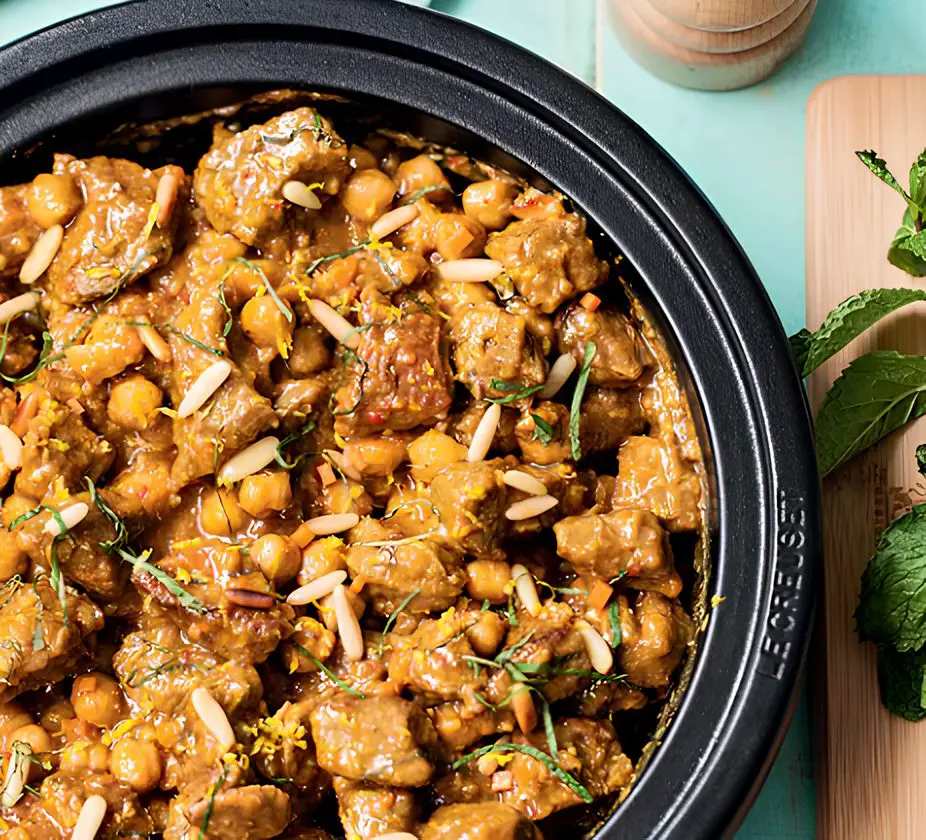 Tagine de Cordeiro na Panela de Pedra: Um Clássico Marroquino