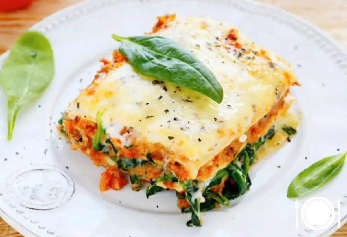 Lasanha de Legumes com Molho Branco: Um Prato Colorido e Cremoso!