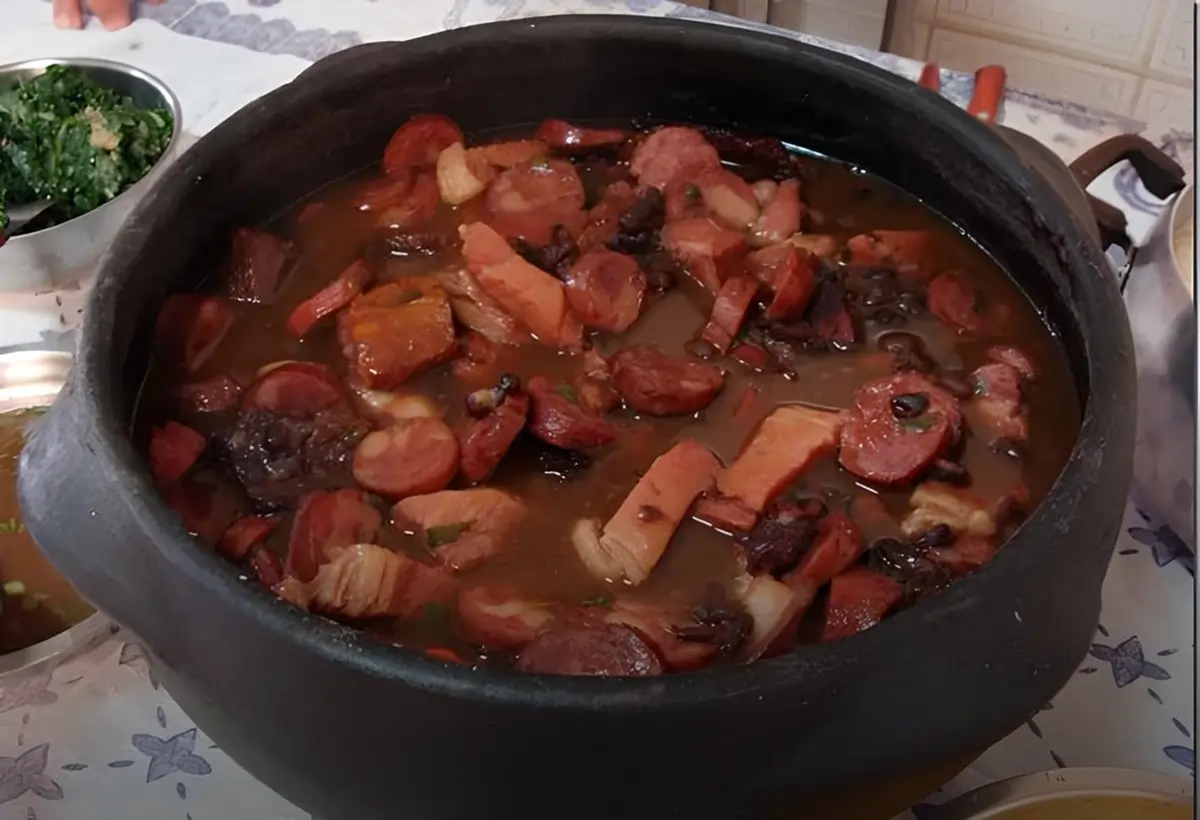 feijoada panela de barro