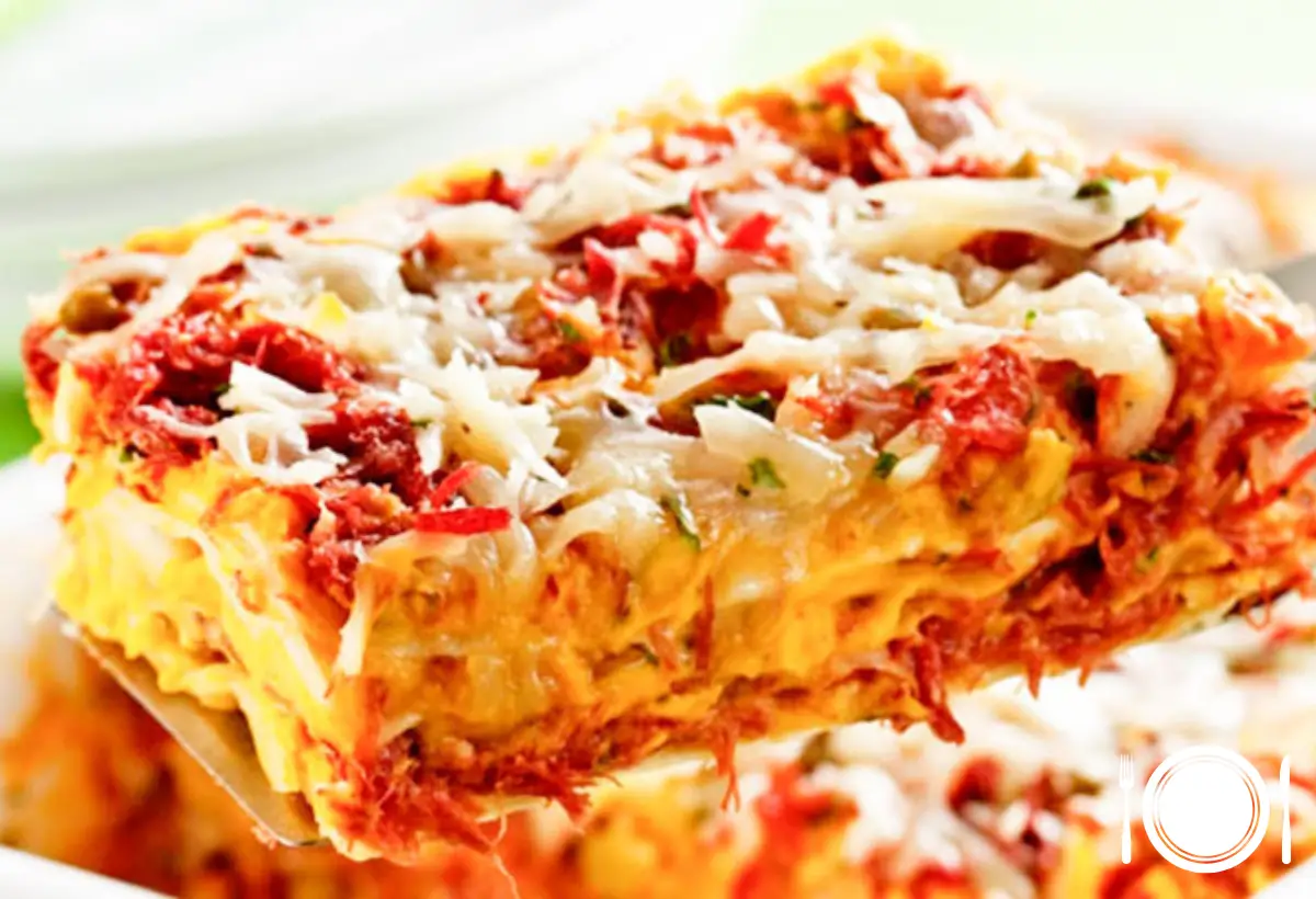 Lasanha de Carne Seca com Purê de Abóbora na Panela de Ferro