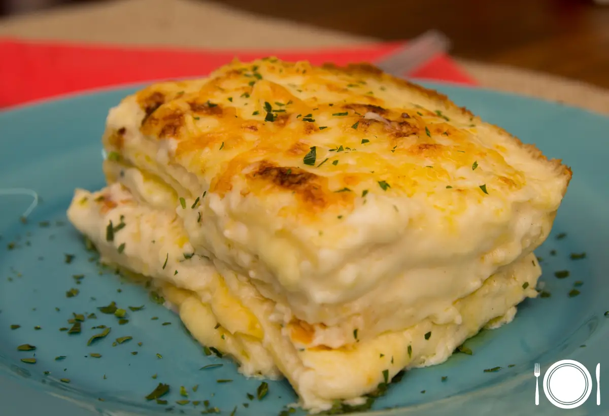 Lasanha ao Molho Branco de Couve-Flor na Panela de Ferro