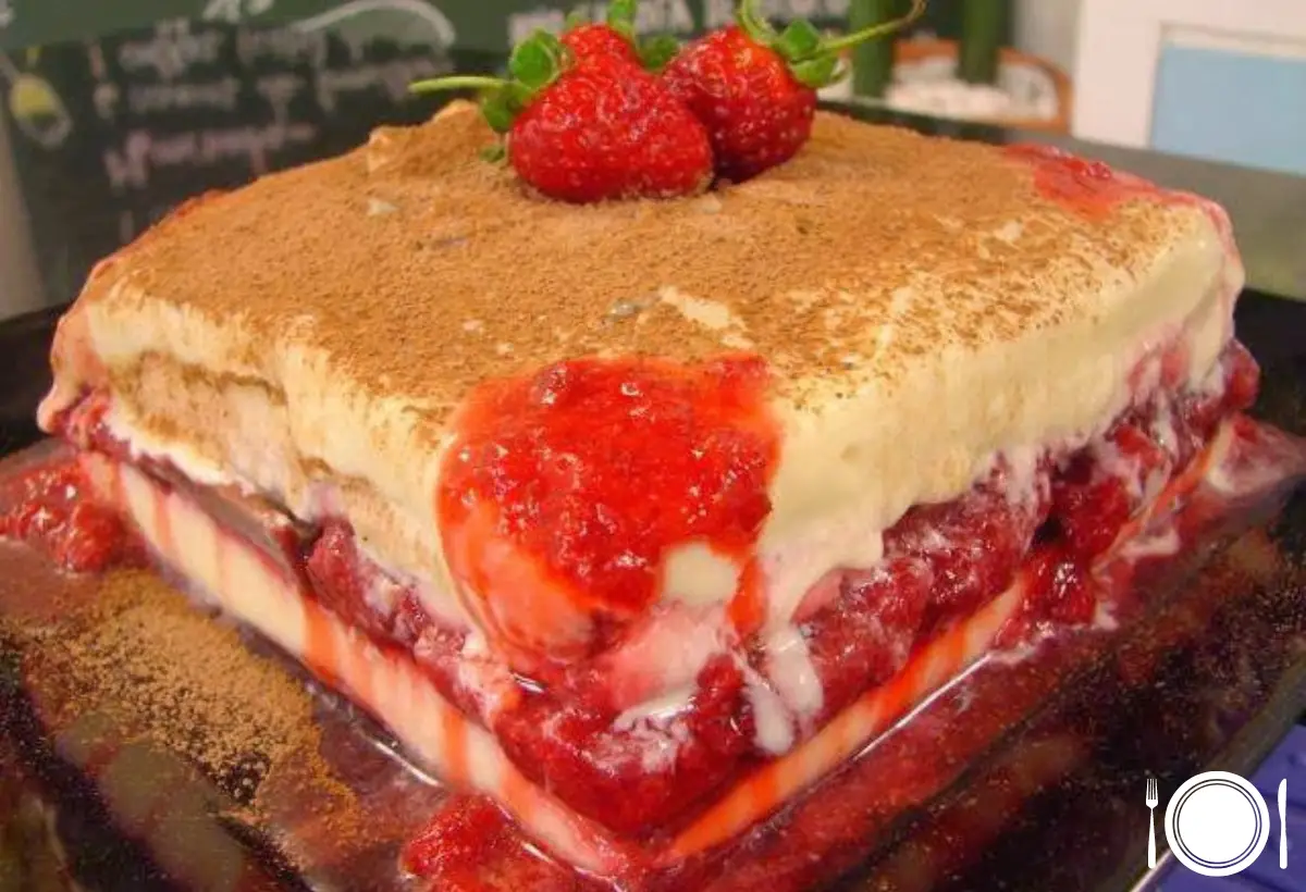 Lasanha de Morango na Panela de Ferro