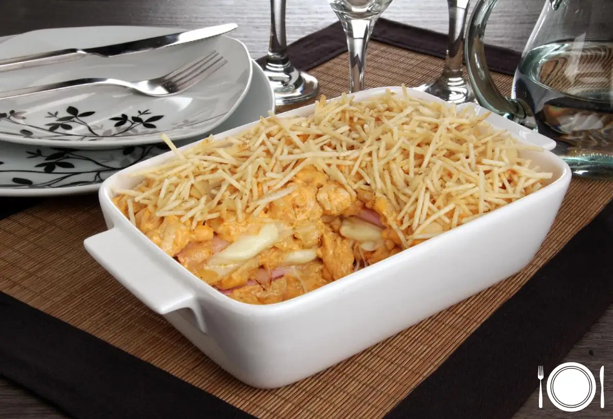 Lasanha de Strogonoff de Frango na Panela de Ferro