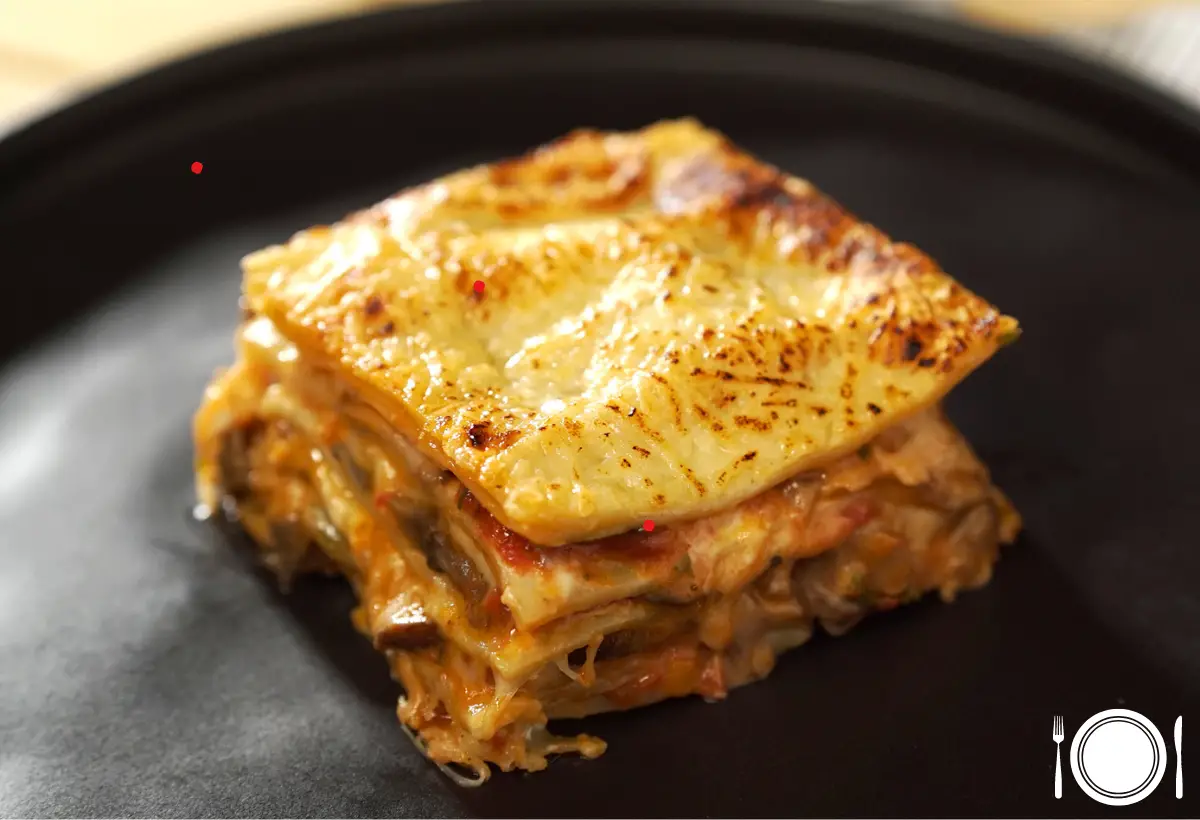 Lasanha de Cogumelos com Molho de Vinho Tinto na Panela de Pedra