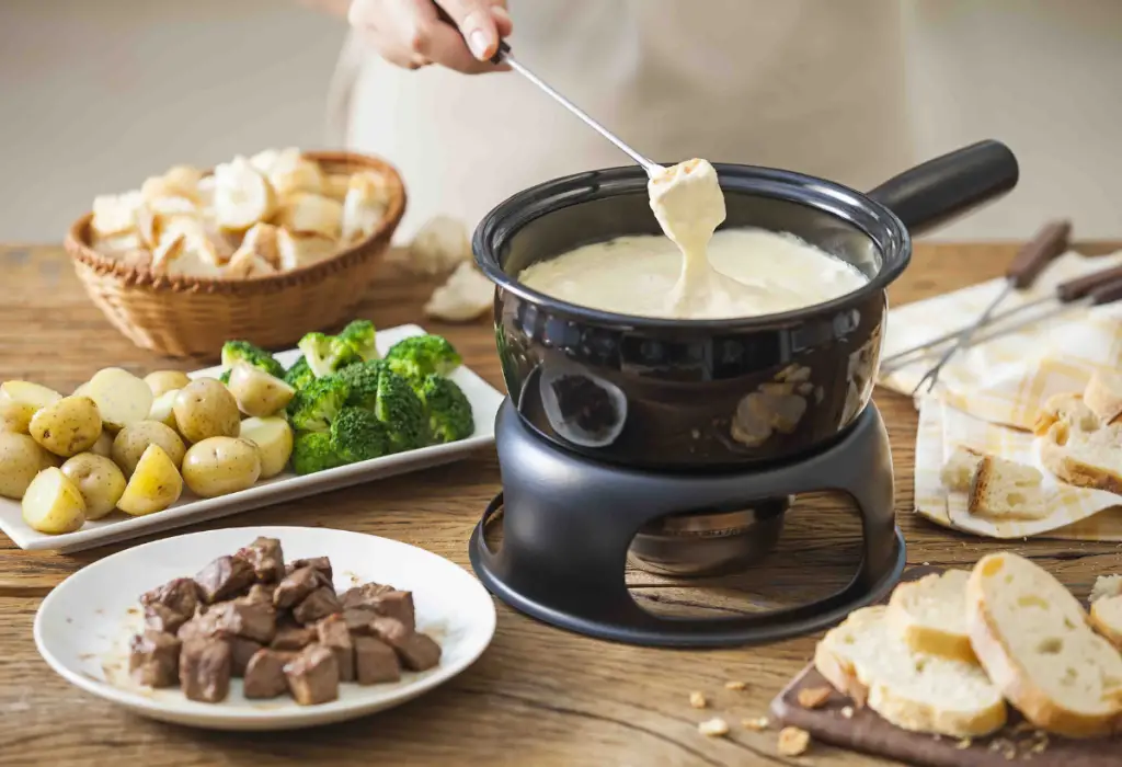fondue-de-carne-e-queijo