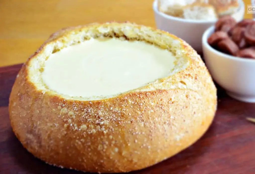 fondue-de-queijo-no-pao-italiano