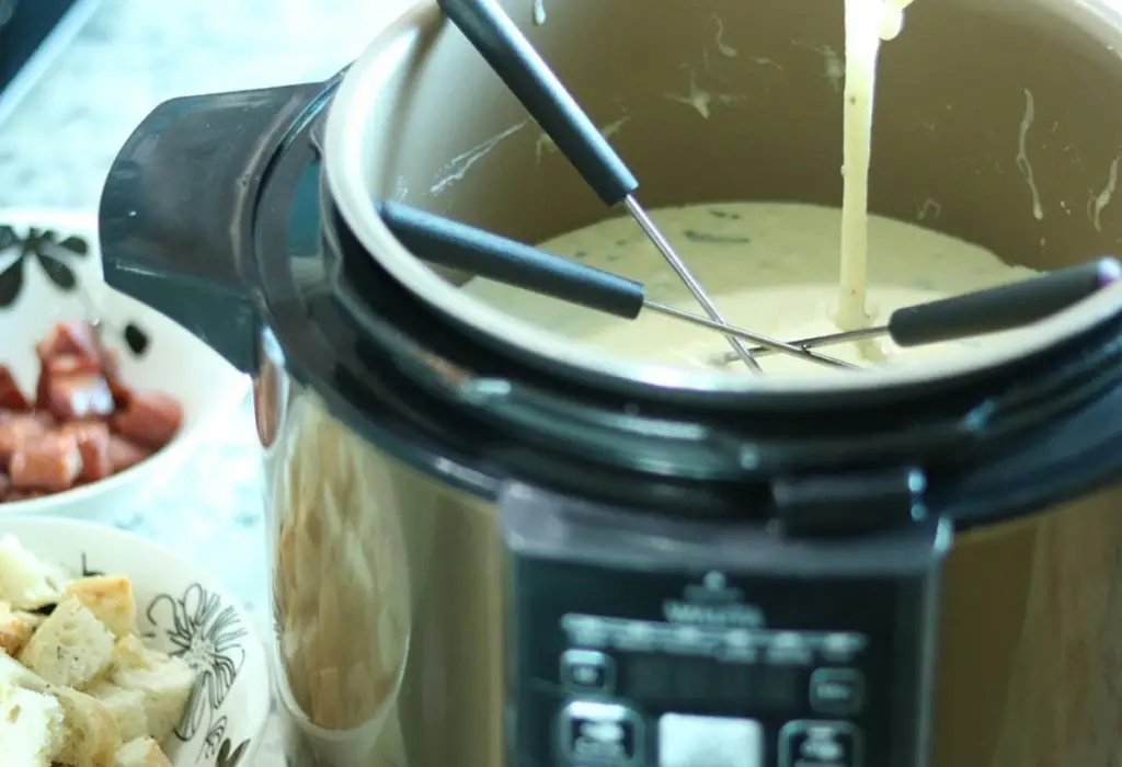 fondue-na-panela-de-arroz