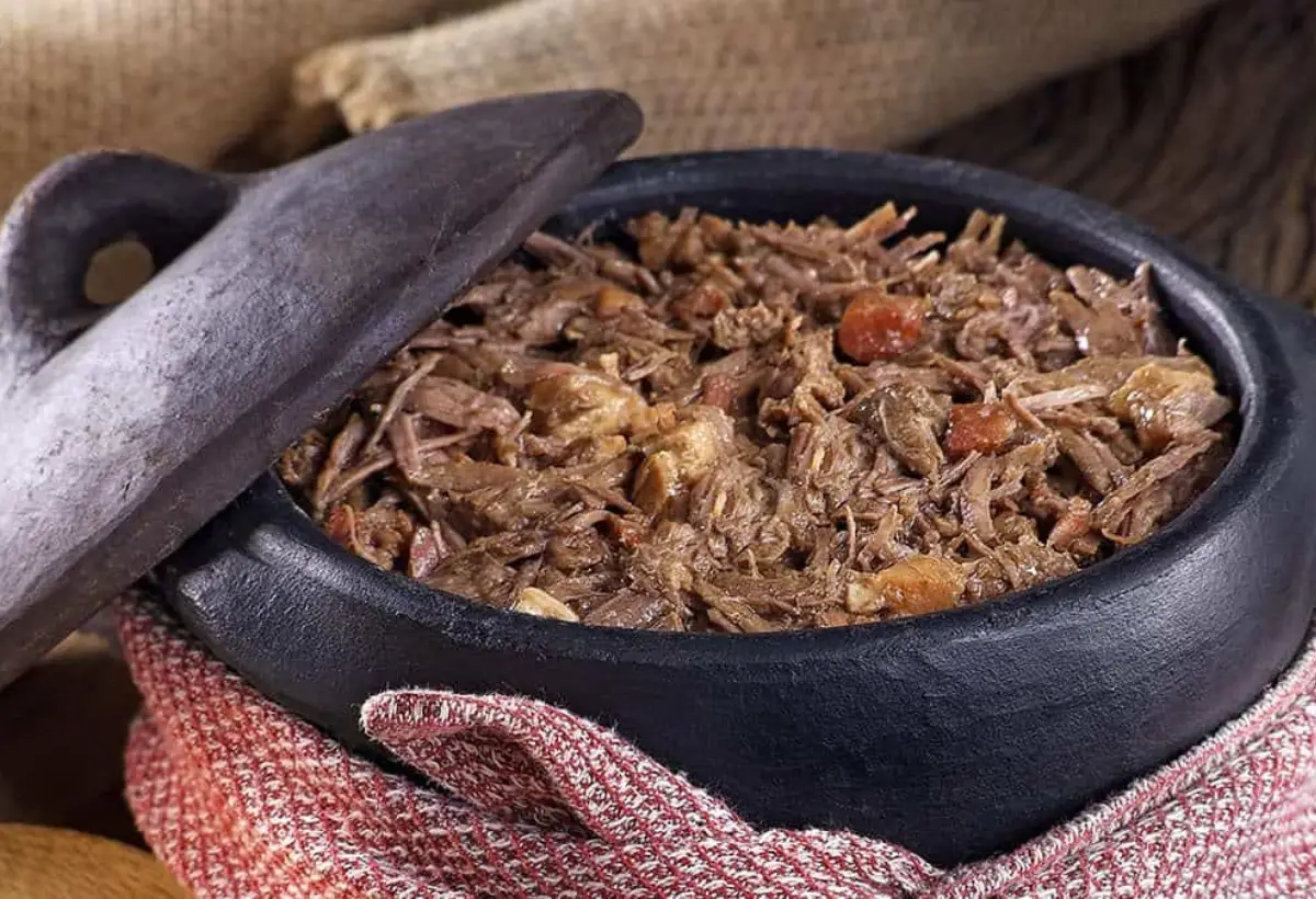 Barreado na Panela de Pedra