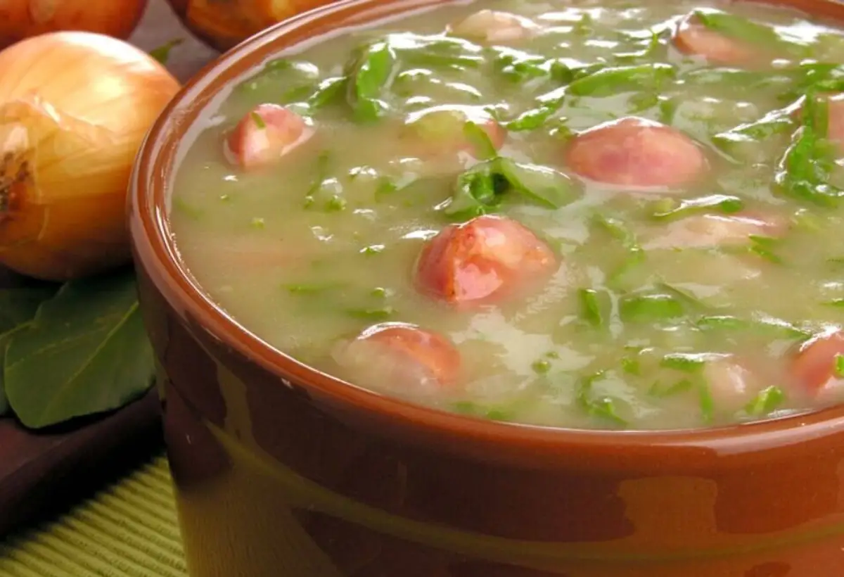 Caldo Verde na Panela de Pedra