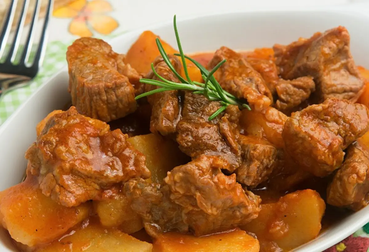 Carne de Panela na Panela de Pedra