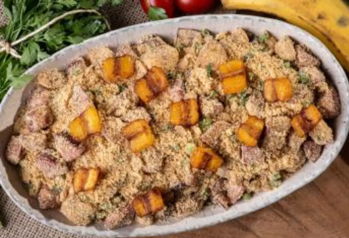 Farofa de Banana na Panela de Pedra