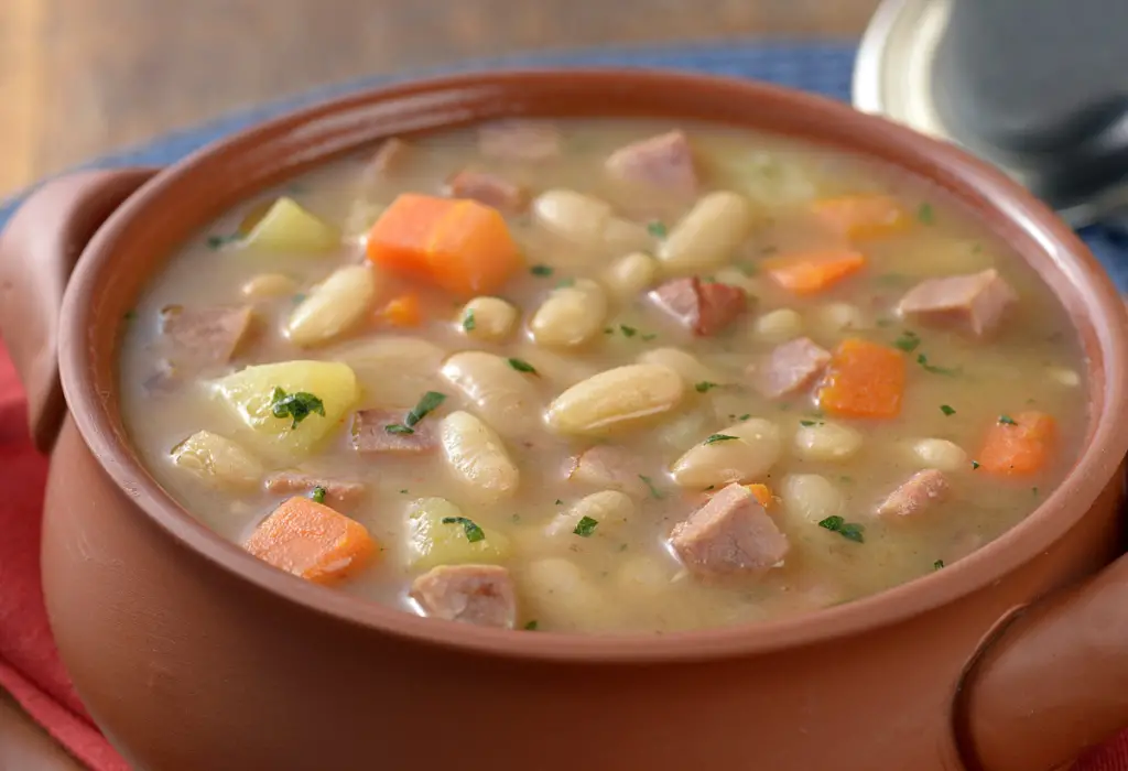 sopa-de-feijão