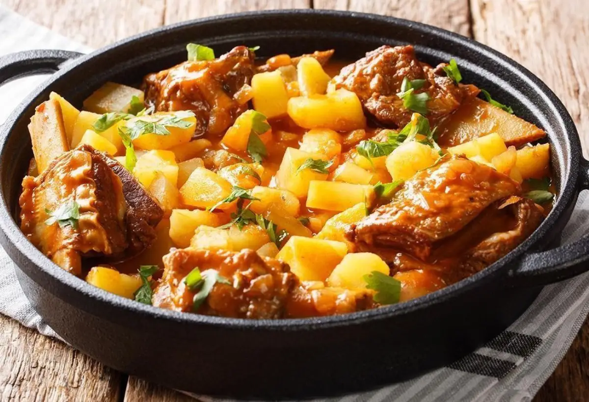 Costela com Batata na Panela de Ferro