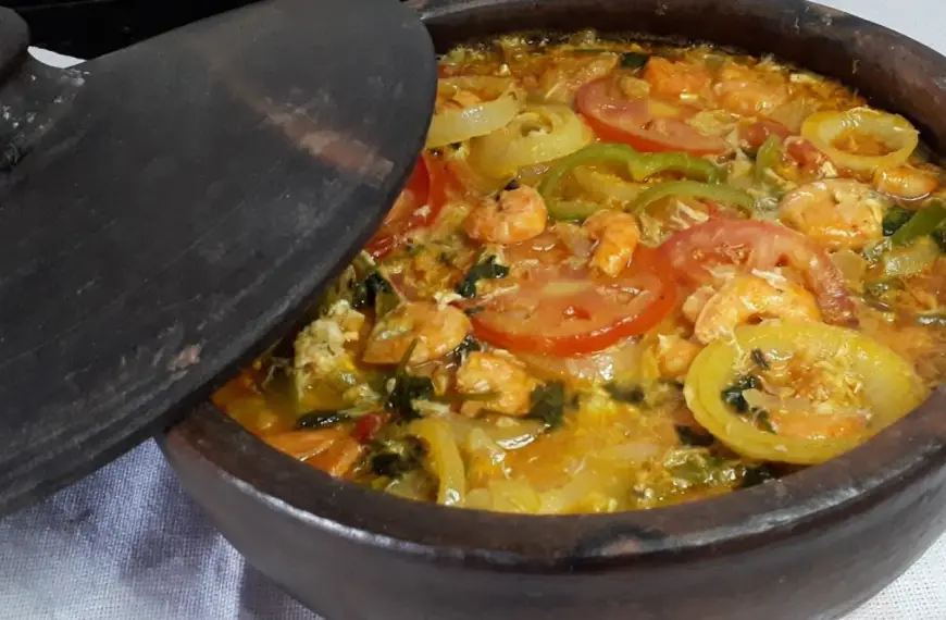 Moqueca de Siri na Panela de Barro