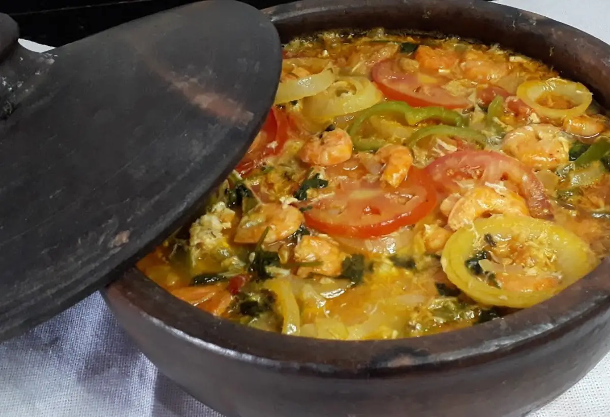 Moqueca de Siri na Panela de Barro
