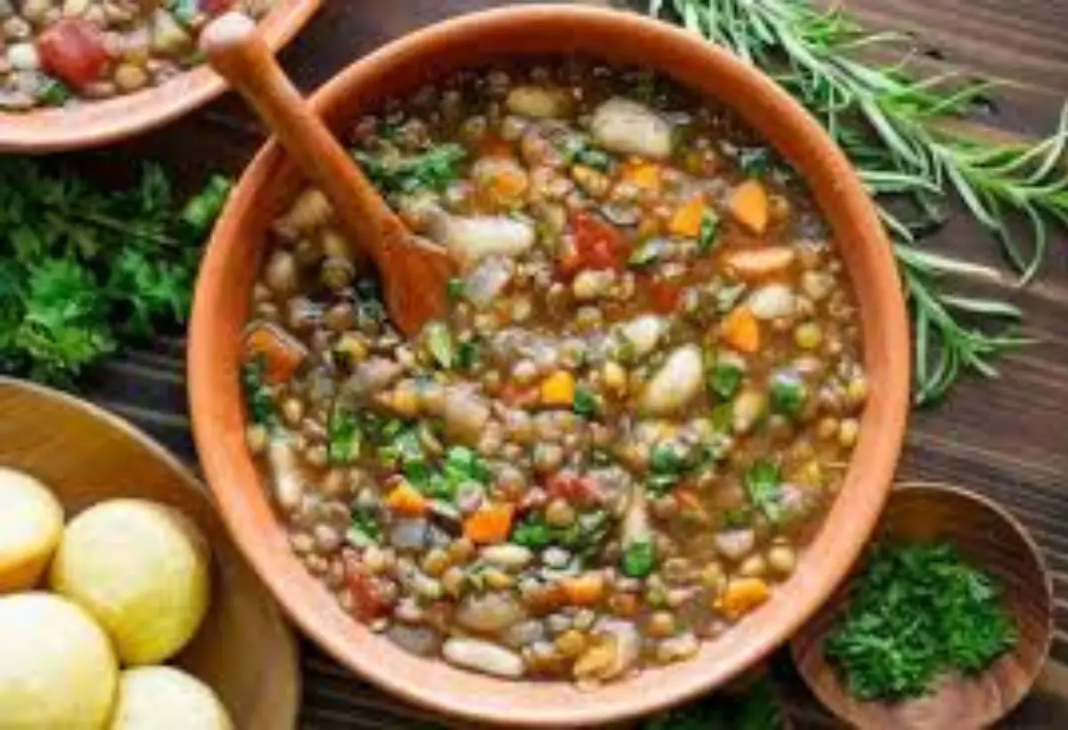 Sopa de Lentilha na Panela de Pedra