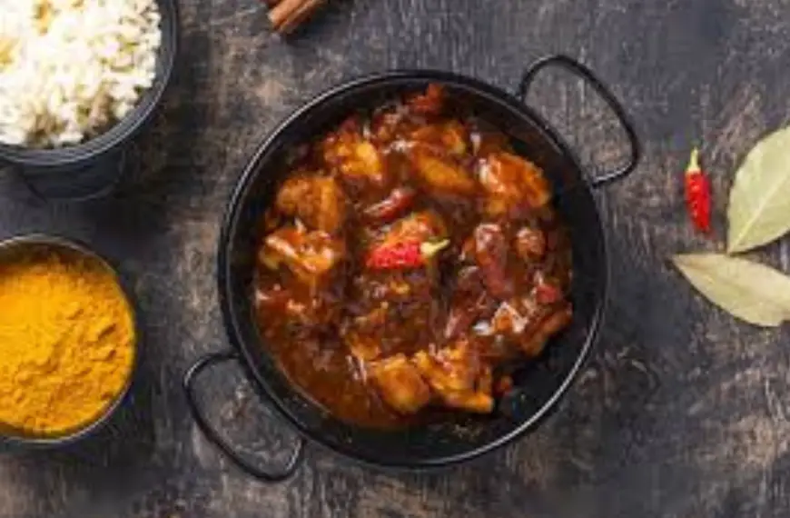 Frango ao Molho Pardo na Panela de Pedra