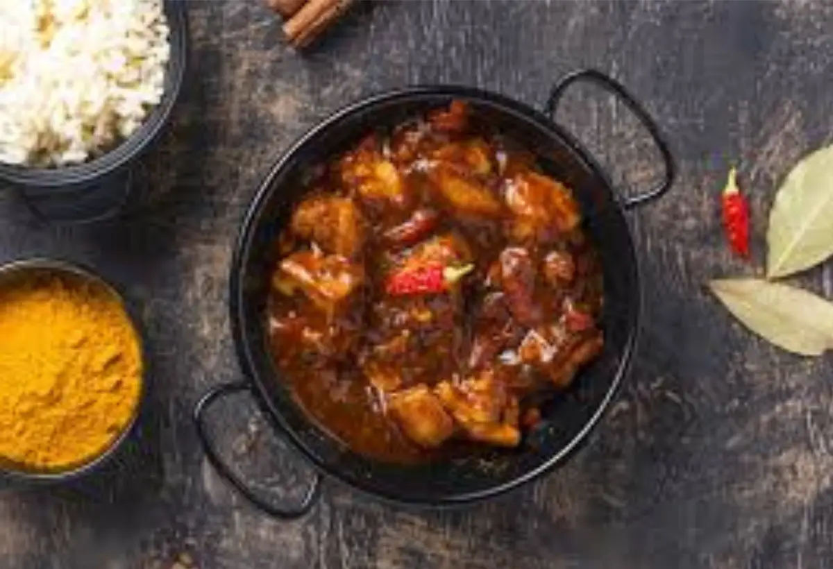 Frango ao Molho Pardo na Panela de Pedra