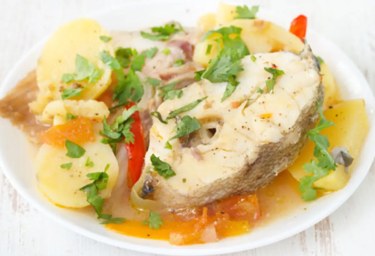 Caldeirada de Peixe na Panela de Pedra