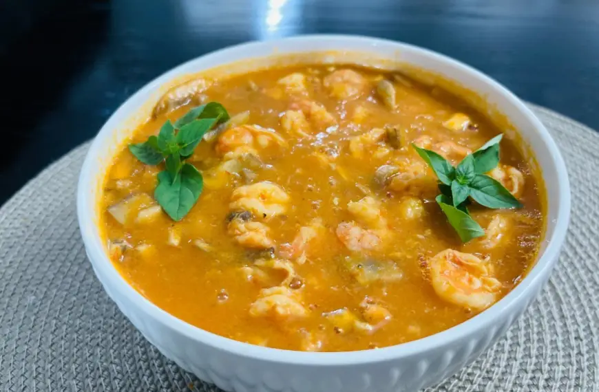 Ensopado de Camarão na Panela de Barro