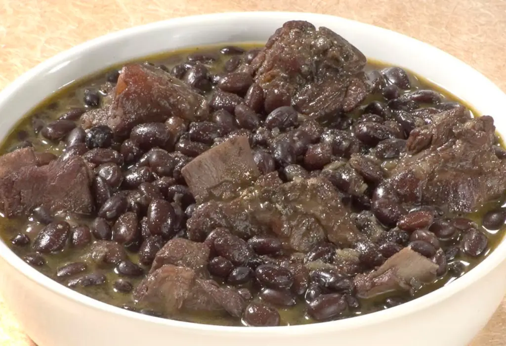 feijao-com-costelinha