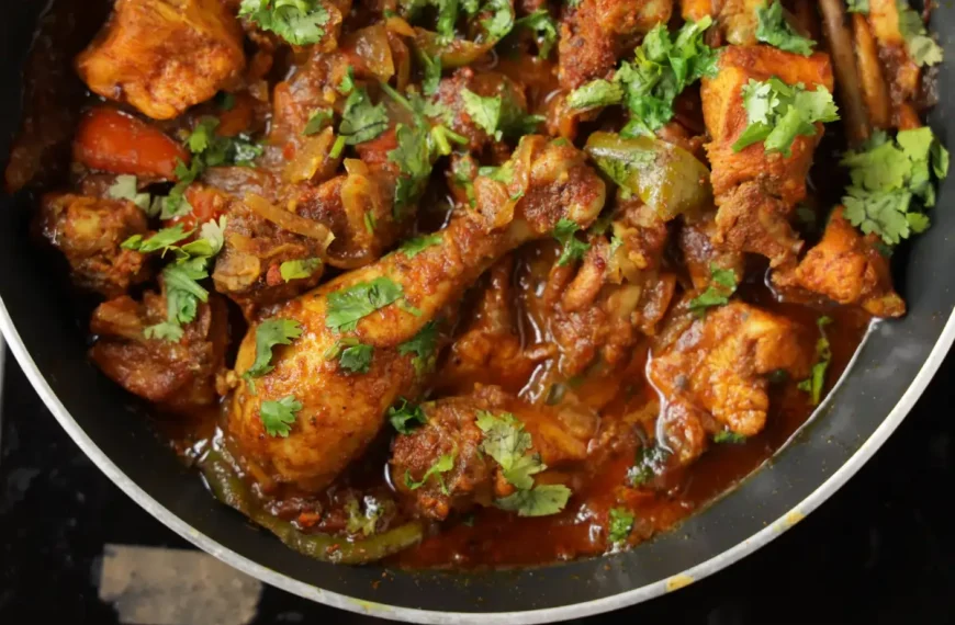 Frango feito na panela de pressão.