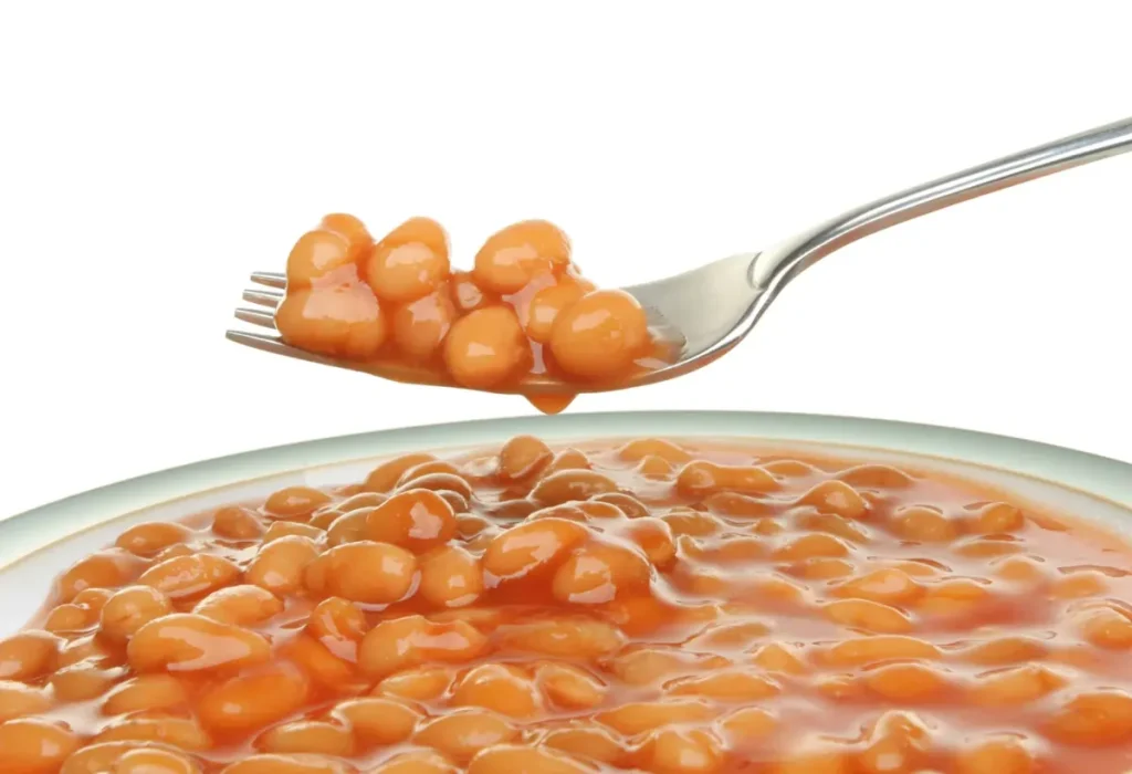 Feijão bem temperado pronto para ser servido.