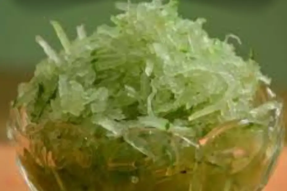 Uma tigela de doce de mamão feito na panela de pressão.