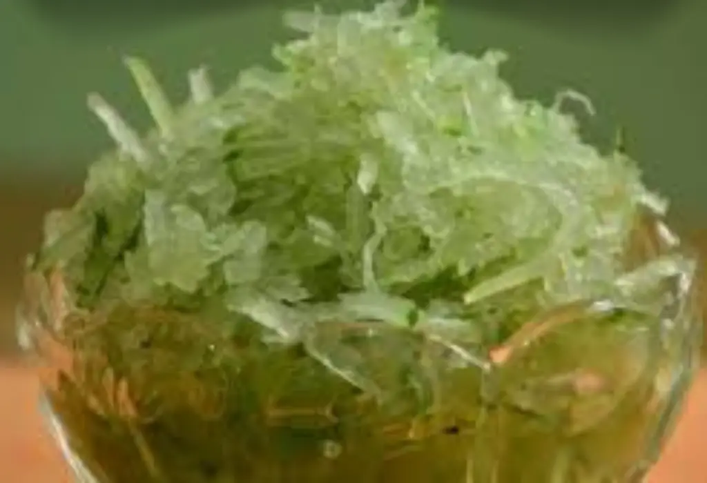 Uma tigela de doce de mamão feito na panela de pressão.