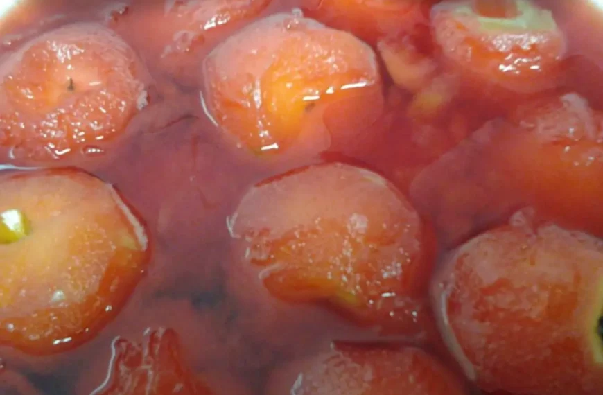 Doce de maçã na panela de pressão.