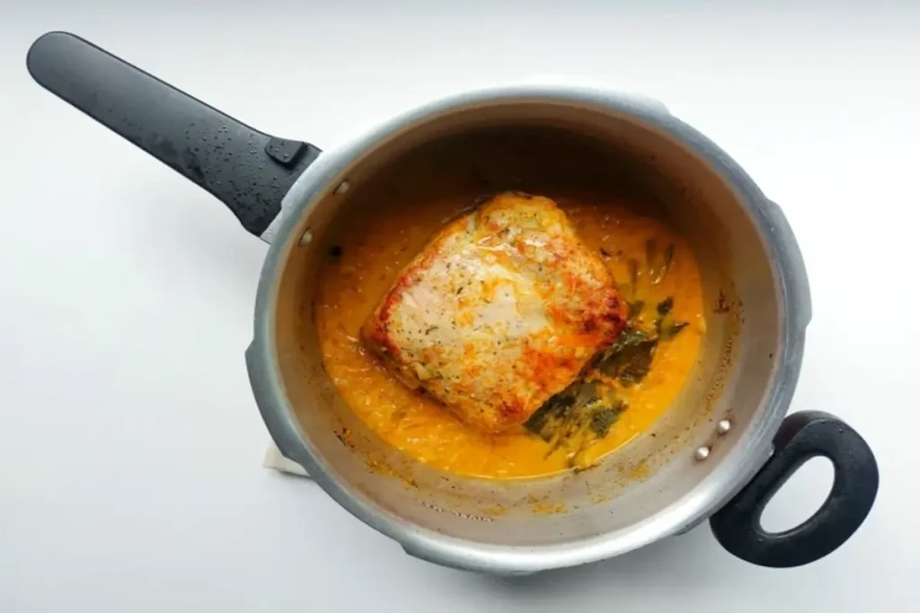 Como Fazer Lombo de Porco ao Molho de Laranja na Panela de Pressão Receita Suculenta e Prática 2