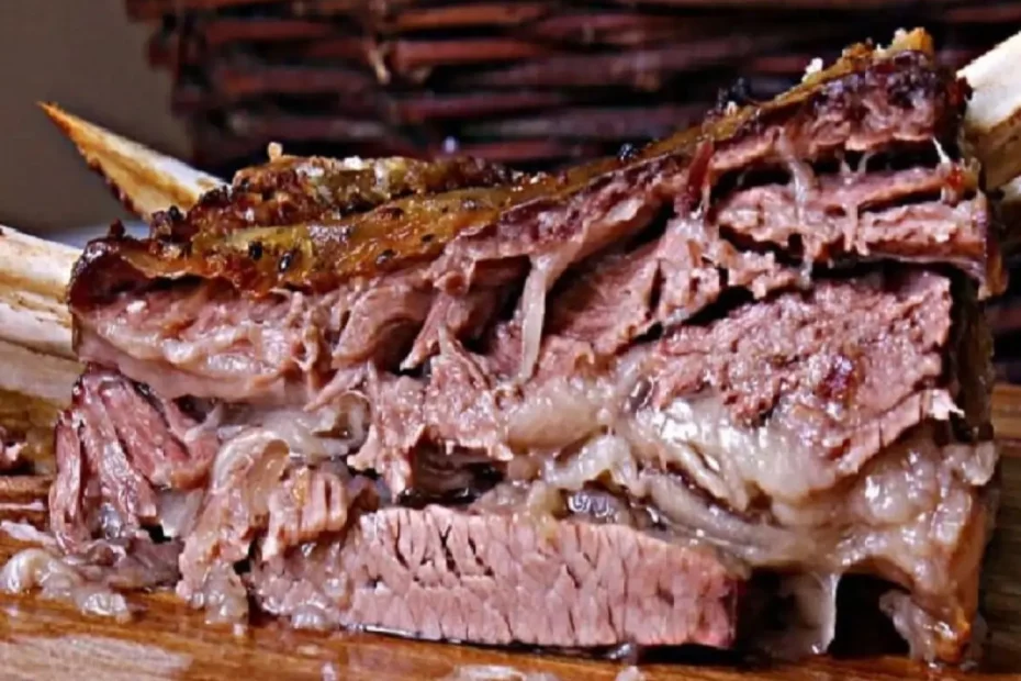 Costela no bafo feito na panela de pressão.