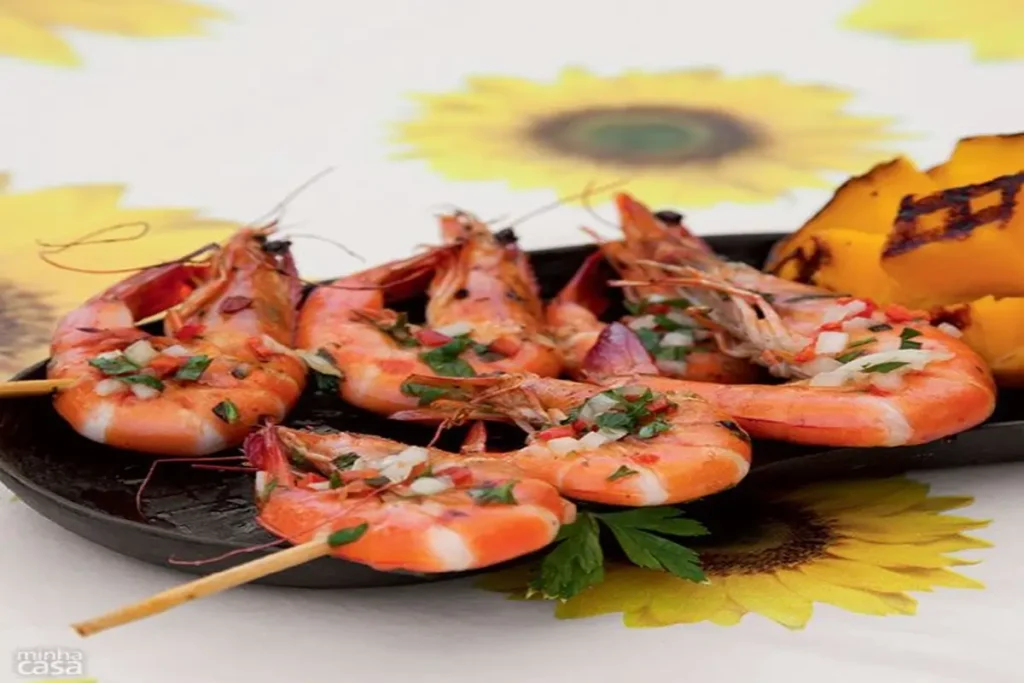 Espetinho de Camarão com Manga Grelhada