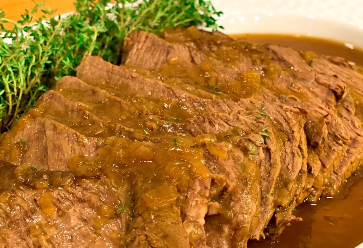 Um prato com coxão mole feito na panela de pressão.