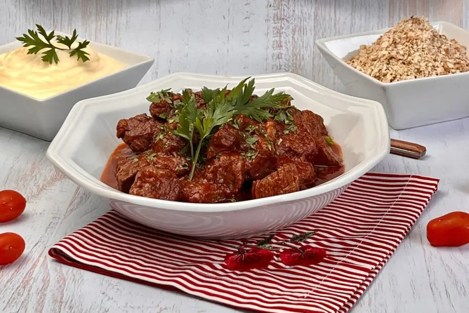 Um prato com paleta feita na panela de pressão.