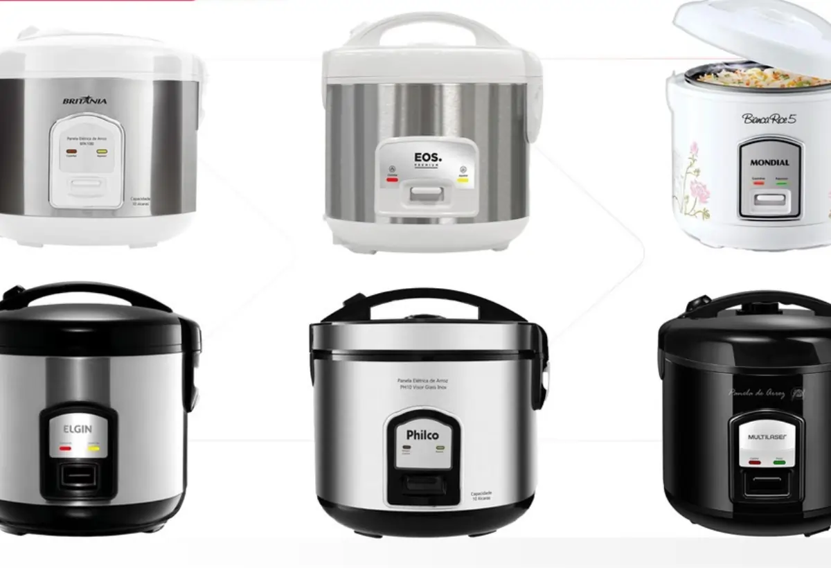 Panelas elétricas de arroz pequenas de várias marcas.