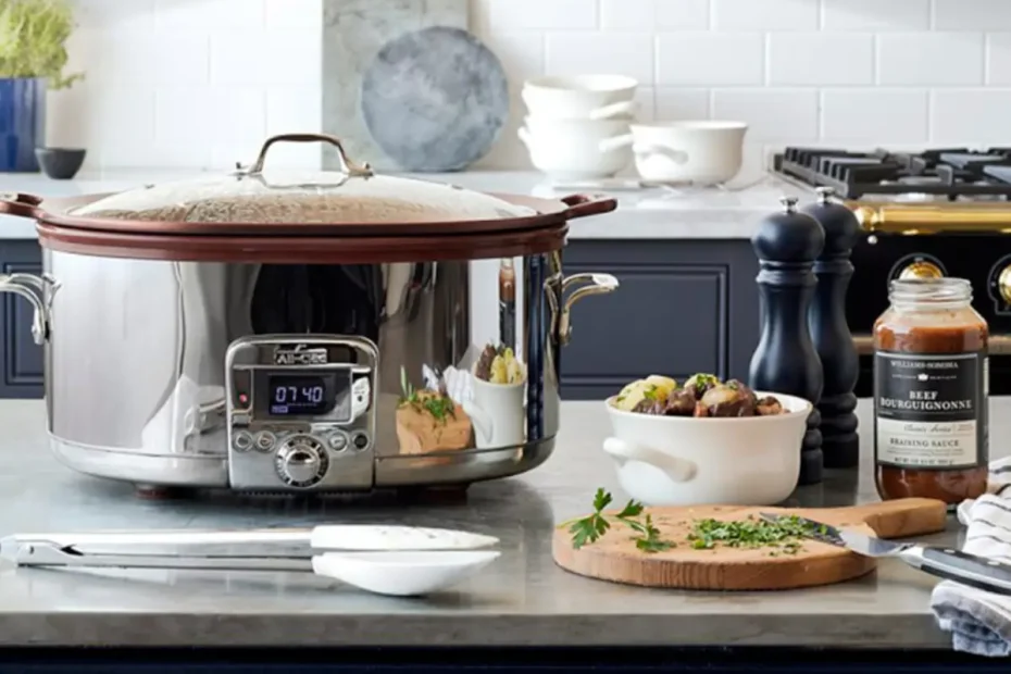 Uma panela de pressão elétrica de fazer arroz em uma mesa.