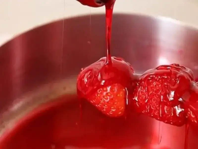 Como Fazer a Calda do Morango do Amor Segredos e Truques para Acertar no Ponto 3