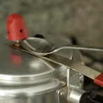 Como tirar a pressão da Panela de Pressão com segurança e rapidez, sem bagunça e sem sustos