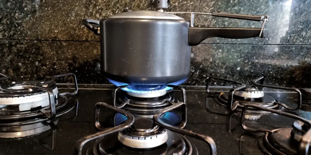 Como tirar a pressão da Panela de Pressão com segurança e rapidez, sem bagunça e sem sustos 3