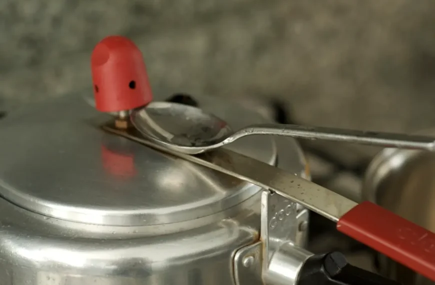 Como tirar a pressão da Panela de Pressão com segurança e rapidez, sem bagunça e sem sustos